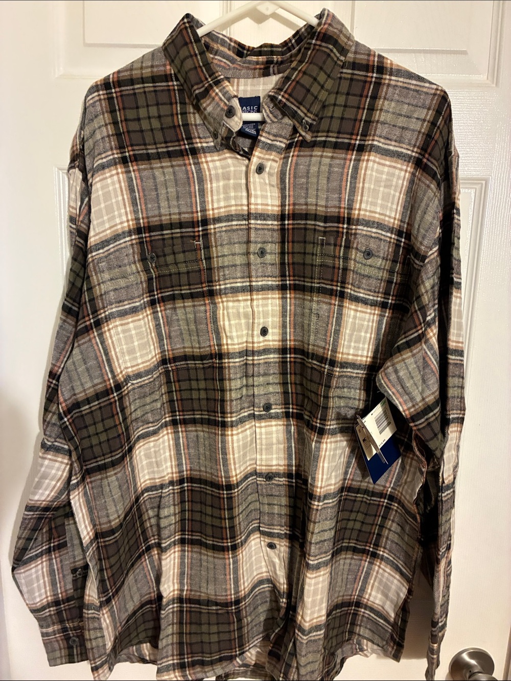 Basic Editions Men's black Gray & Cream Plaid Button-Down Shirt